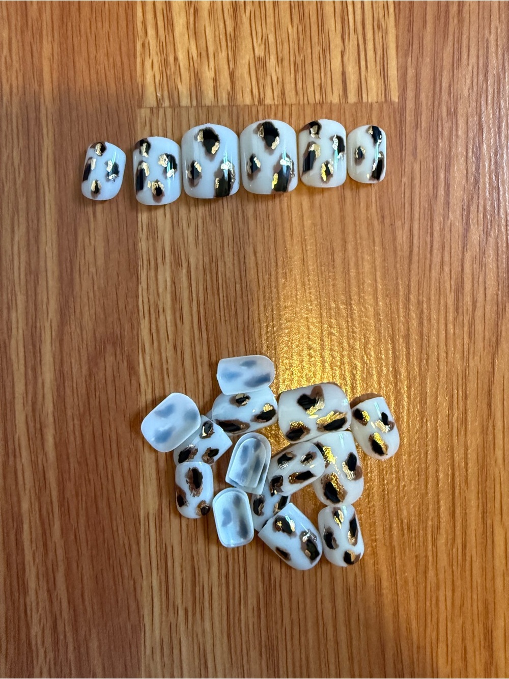 White and Gold Leopard Print Press-On Nail Set